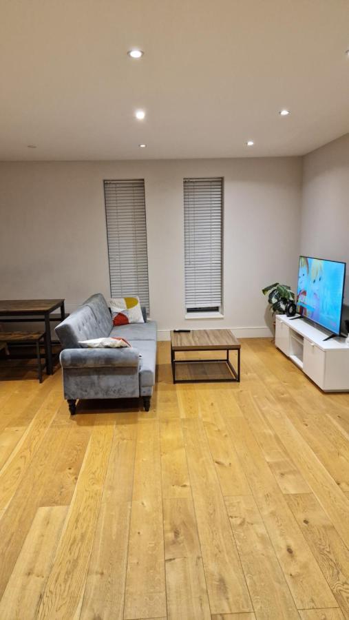 London City Apartment Илинг Экстерьер фото