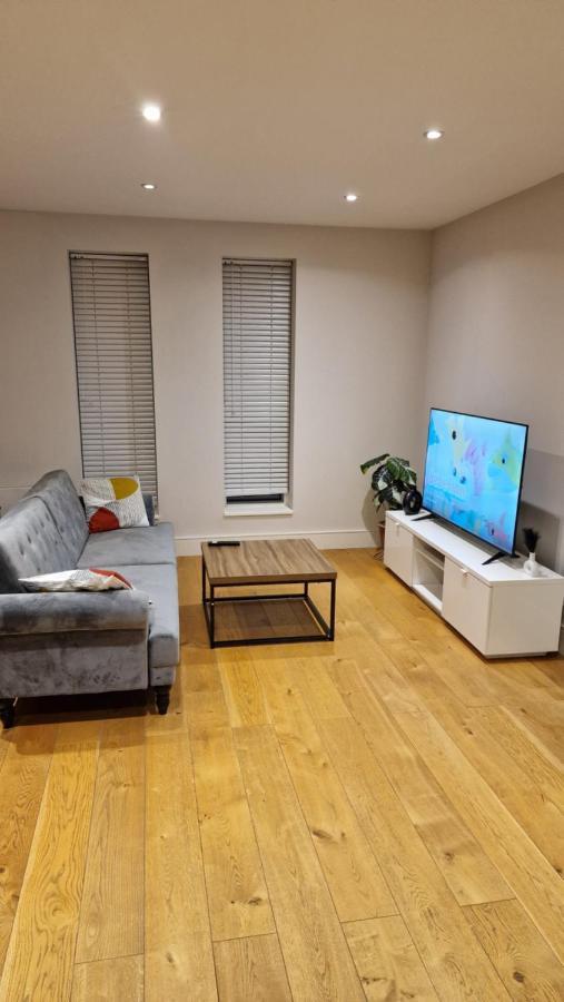 London City Apartment Илинг Экстерьер фото